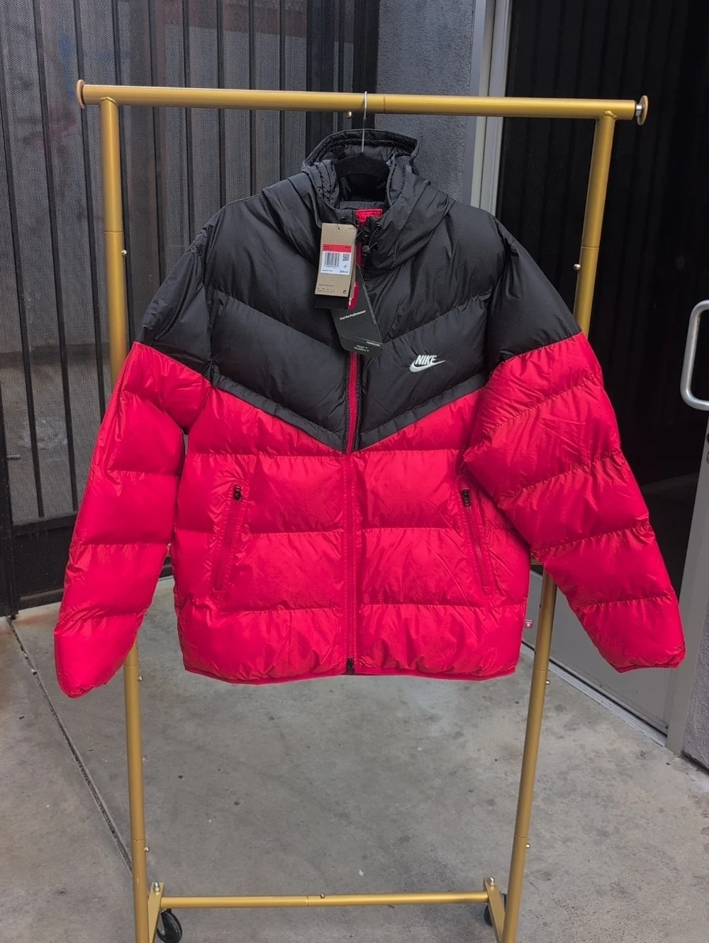 Nike Men's Red & Black Puffer Jacket Size large